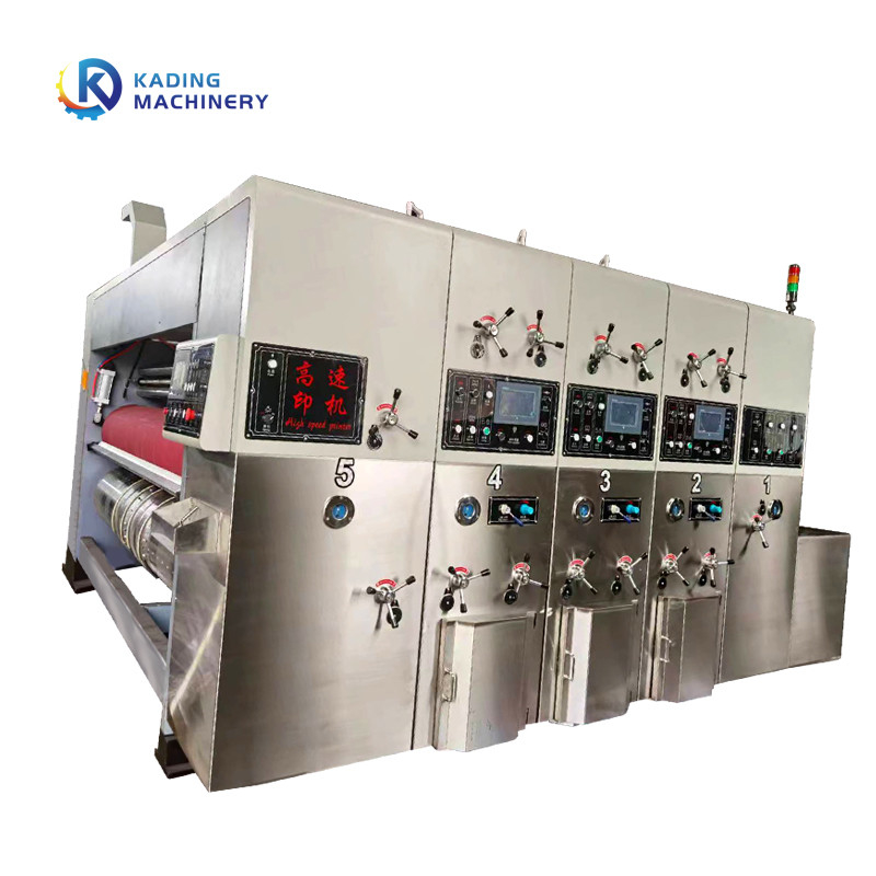 A vanguarda da máquina de impressão da caixa do cartão que alimenta com multi armazenamento da ordem e tela do PLC controlou