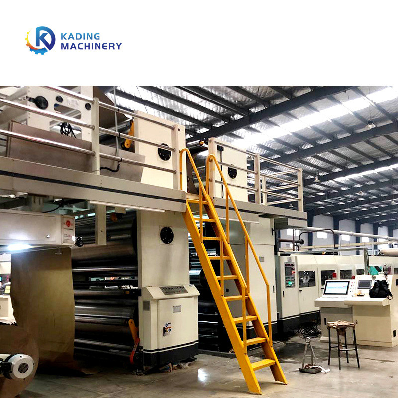 1800 / 2200/2500mm máquina da corrugação de 3 dobras com a correia de três seções