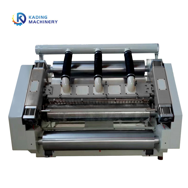 Tipo máquina ondulada do aquecimento de óleo do único Facer com auto unidade de alimentação para fazer o papel de 3 dobras